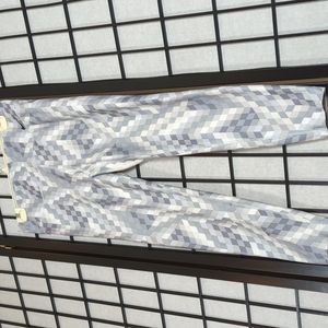 2/40 Nike athletic geometric patterned pants